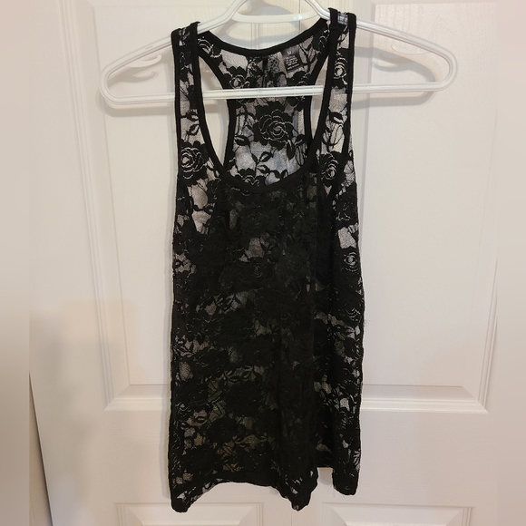 🌟Sheer Tank Top with Rose Design Lace Size Medium - Picture 2 of 4